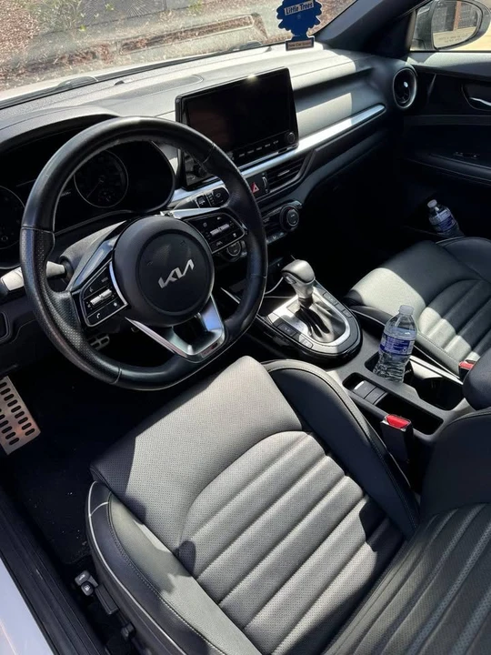 2022 Kia Forte - Image 6 of 9