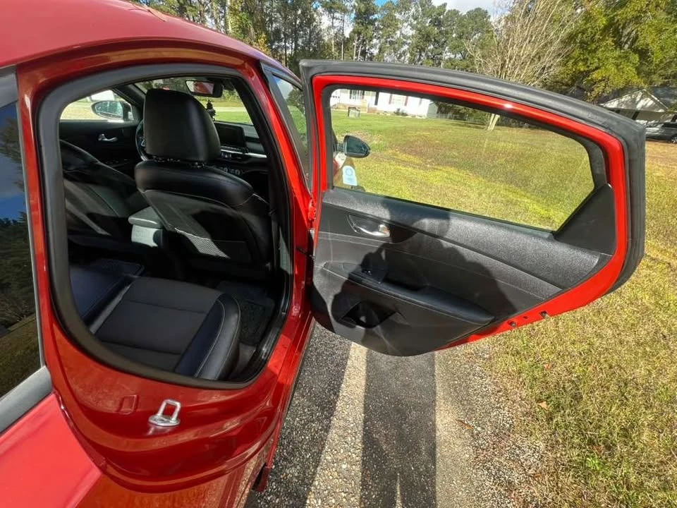2022 Kia Forte - Image 13 of 17