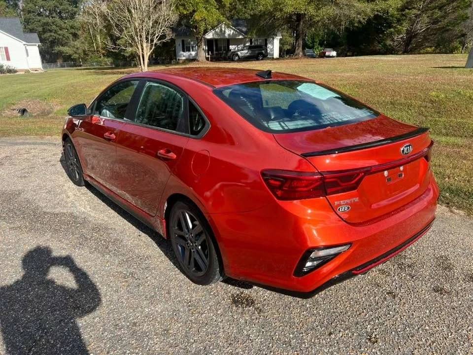 2022 Kia Forte - Image 5 of 17