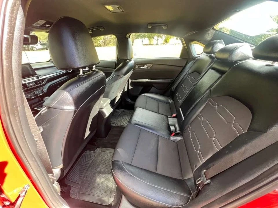 2022 Kia Forte - Image 12 of 17