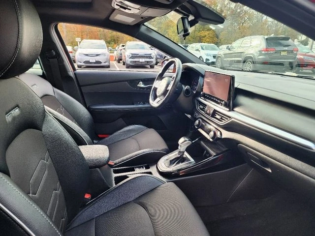 2022 Kia Forte - Image 10 of 20