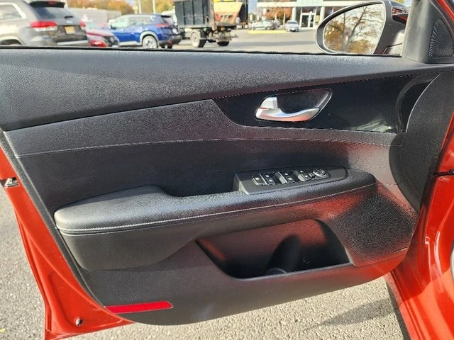 2022 Kia Forte - Image 16 of 20