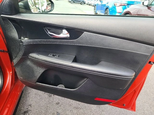 2022 Kia Forte - Image 9 of 20