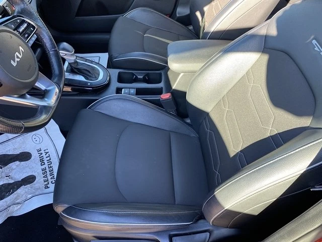 2022 Kia Forte - Image 4 of 10
