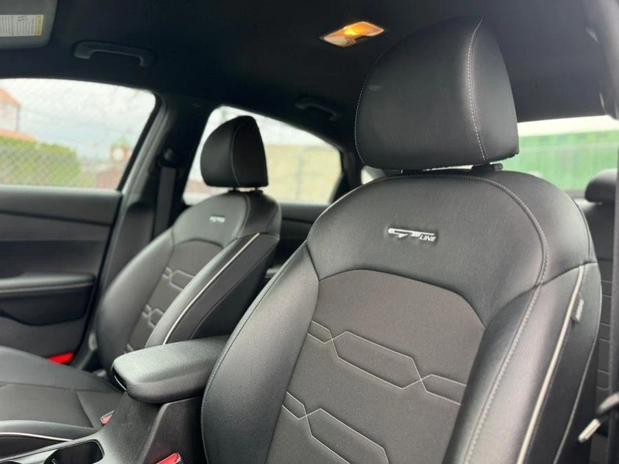 2022 Kia Forte - Image 13 of 16