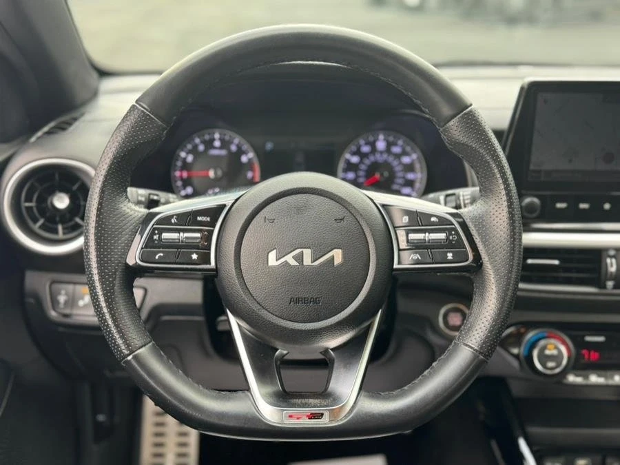 2022 Kia Forte - Image 6 of 16