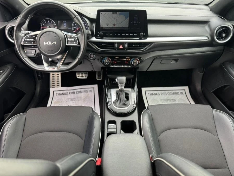 2022 Kia Forte - Image 8 of 16
