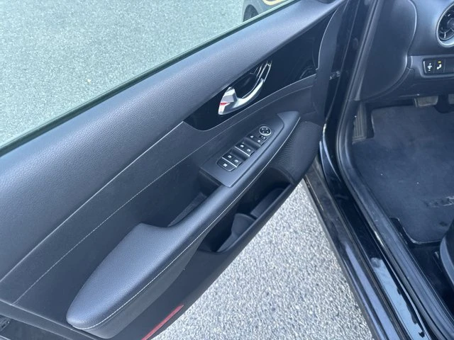 2022 Kia Forte - Image 6 of 11