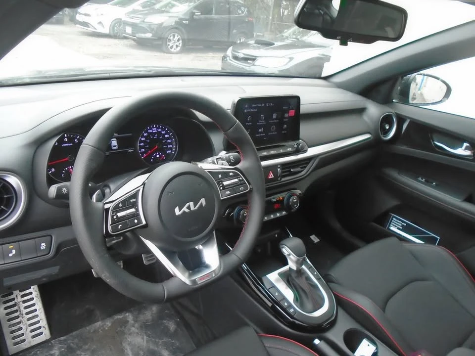2022 Kia Forte - Image 10 of 12
