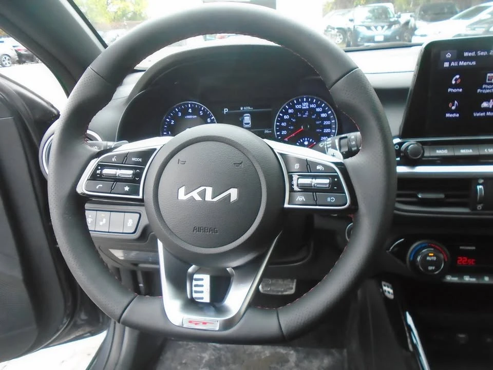 2022 Kia Forte - Image 11 of 12
