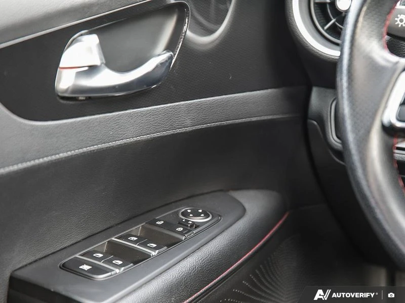 2022 Kia Forte - Image 13 of 20