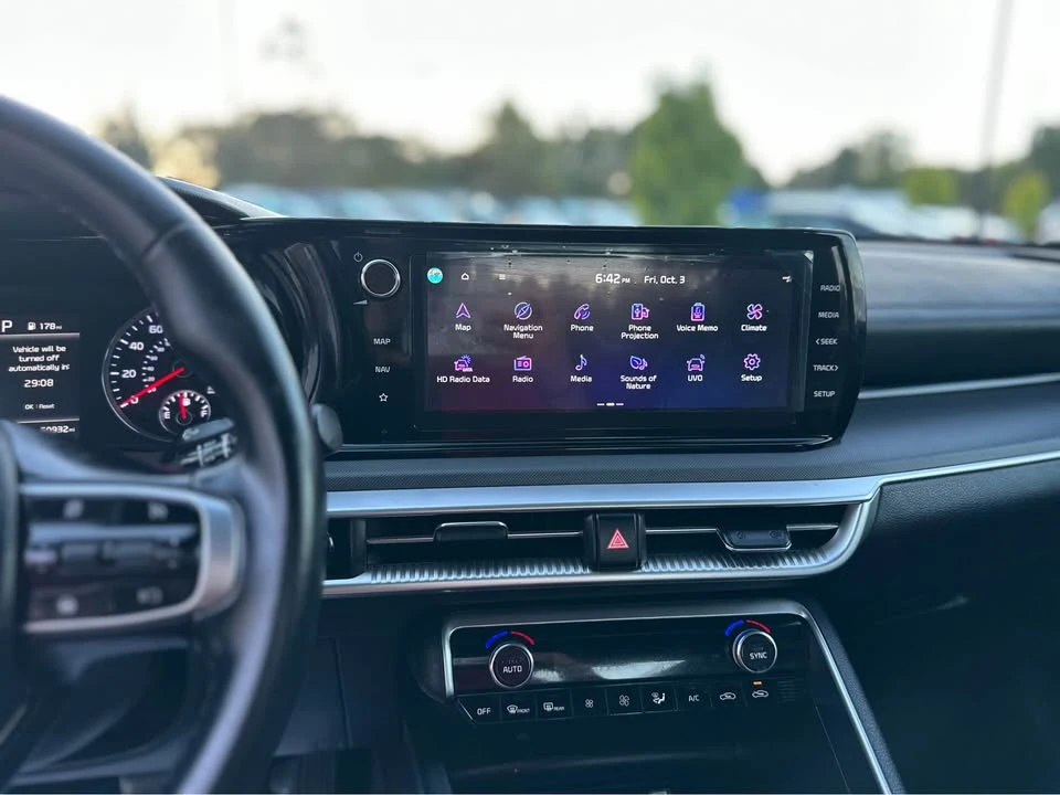 2022 Kia Optima/K5 - Image 10 of 17