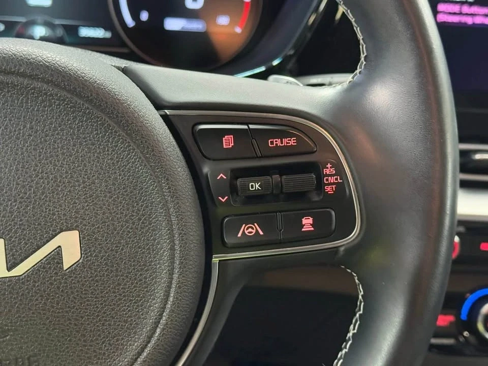 2022 Kia Niro - Image 11 of 20