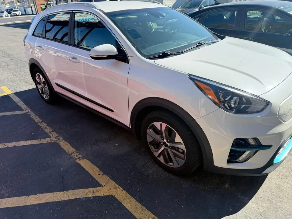 2022 Kia Niro - Image 5 of 12