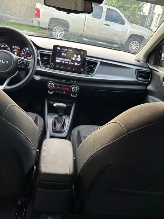 2022 Kia Rio - Image 7 of 8