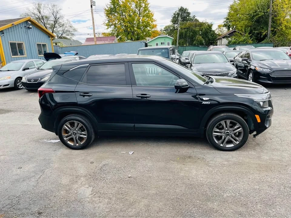 2022 Kia Seltos - Image 2 of 14