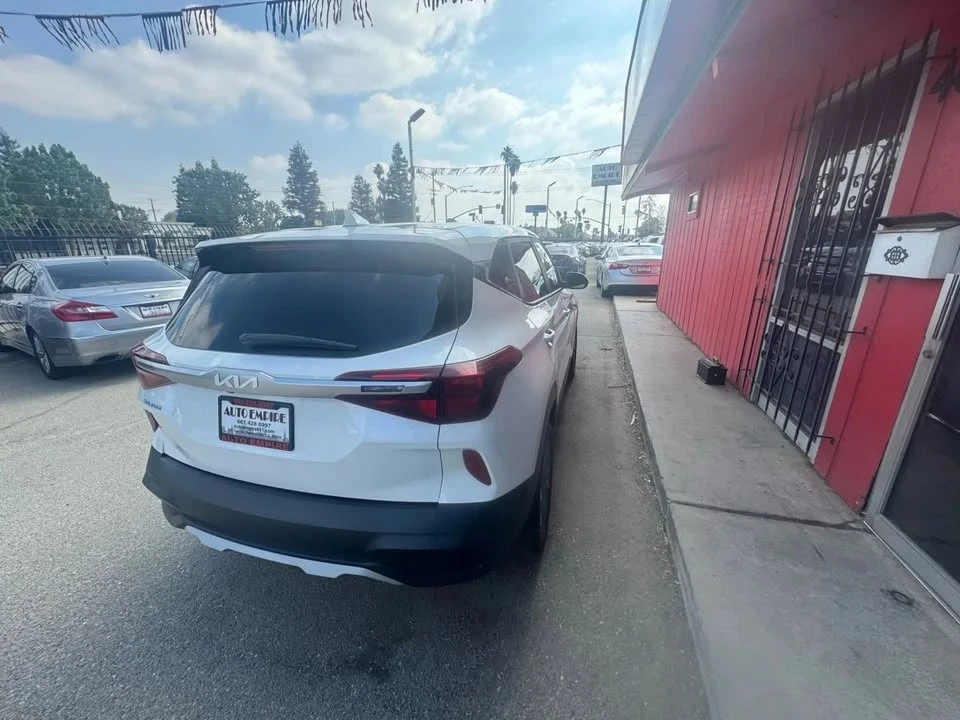 2022 Kia Seltos - Image 5 of 10