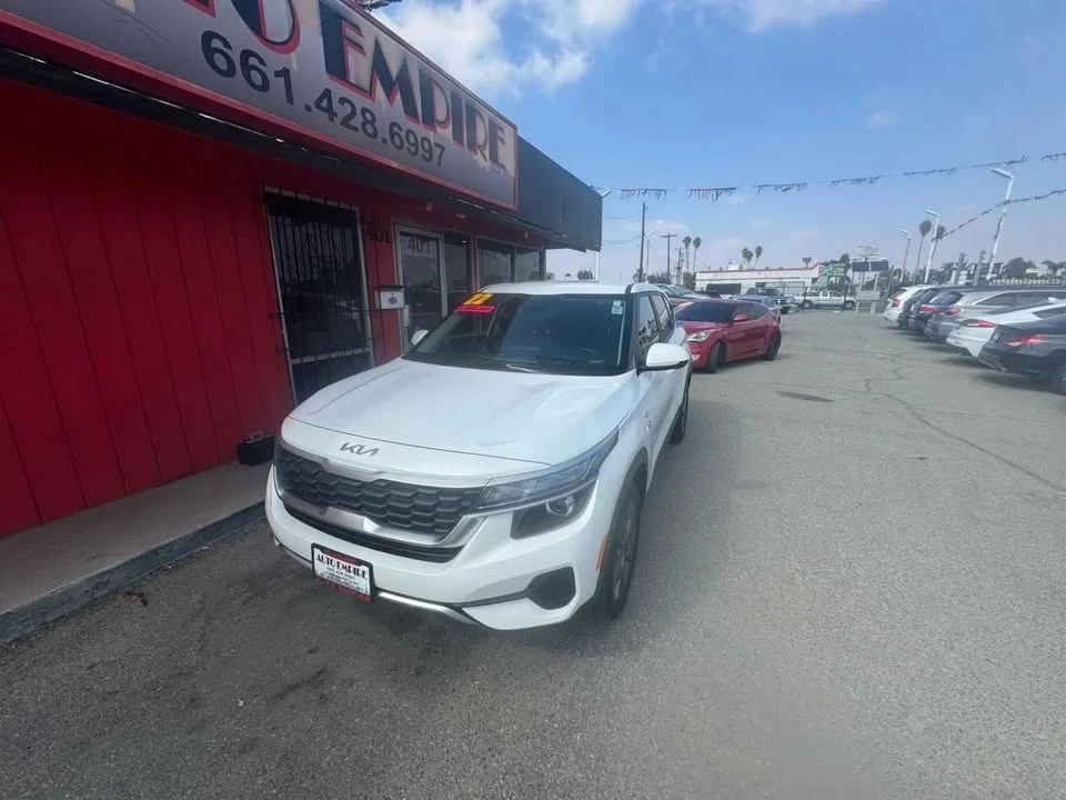 2022 Kia Seltos - Image 2 of 10