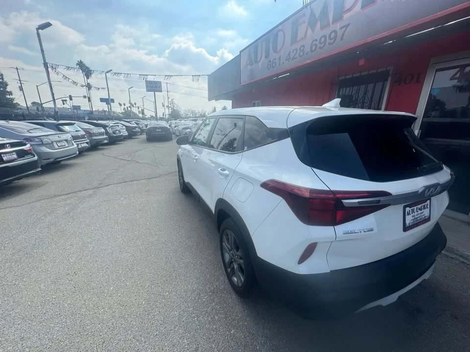 2022 Kia Seltos - Image 6 of 10