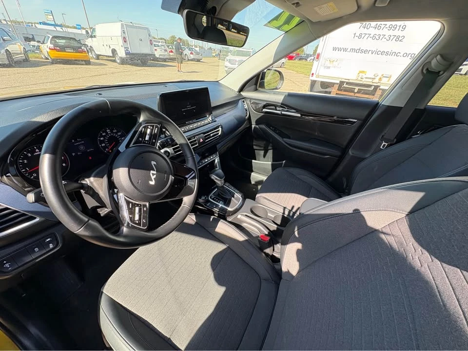 2022 Kia Seltos - Image 9 of 11