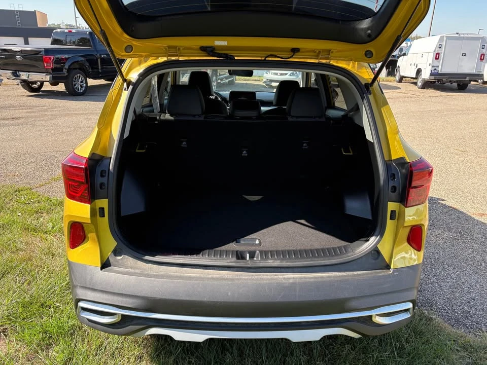 2022 Kia Seltos - Image 5 of 11