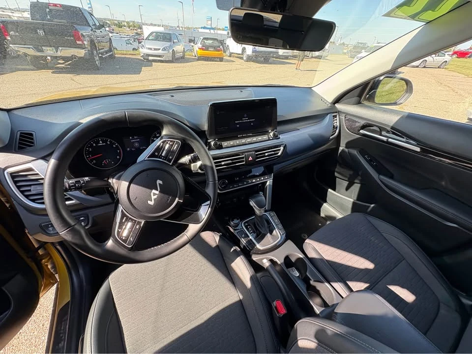 2022 Kia Seltos - Image 8 of 11