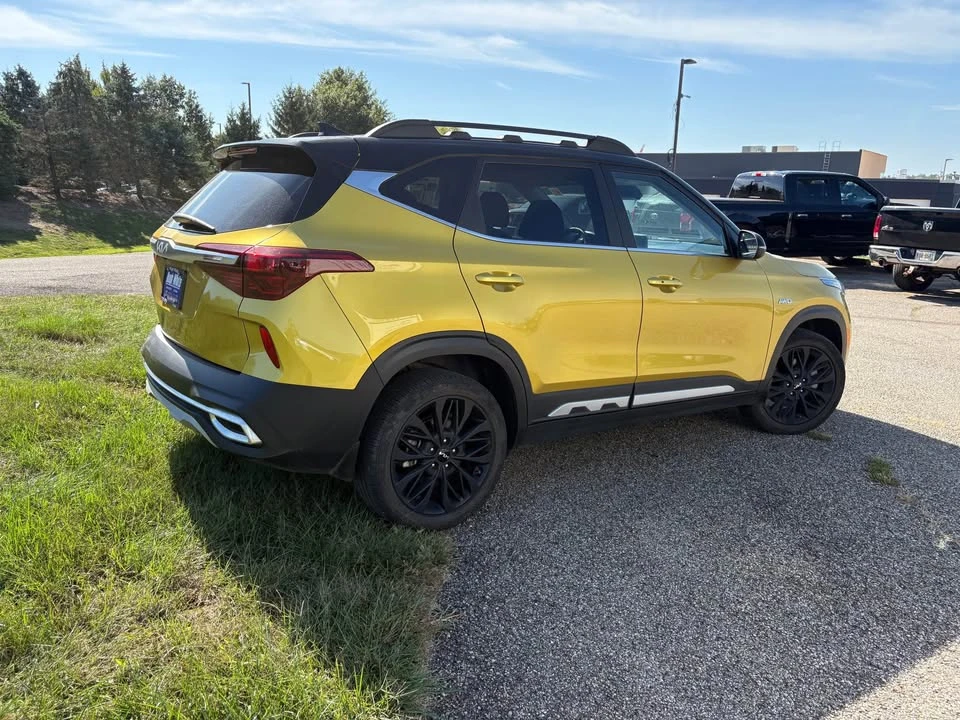2022 Kia Seltos - Image 6 of 11
