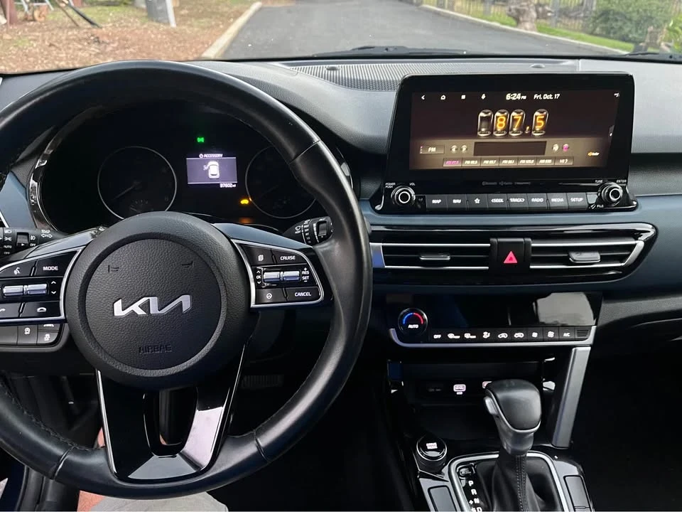 2022 Kia Seltos - Image 9 of 10
