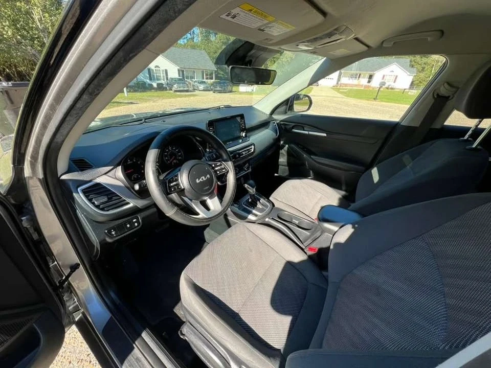 2022 Kia Seltos - Image 10 of 20
