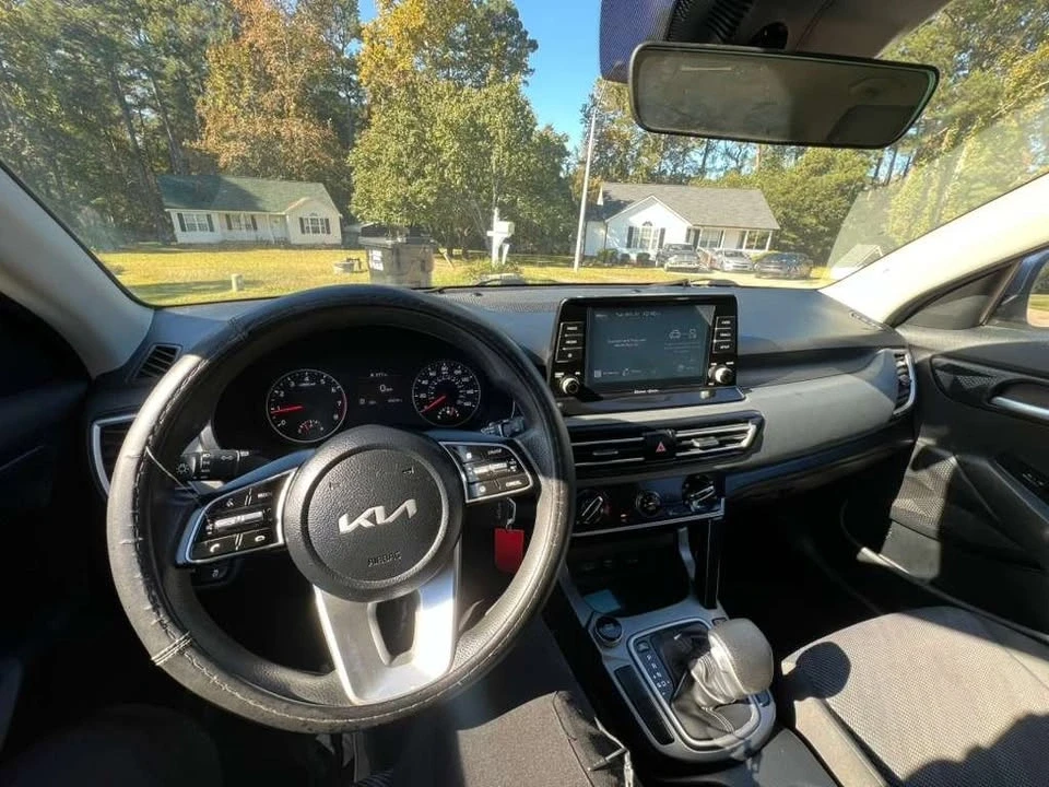 2022 Kia Seltos - Image 17 of 20