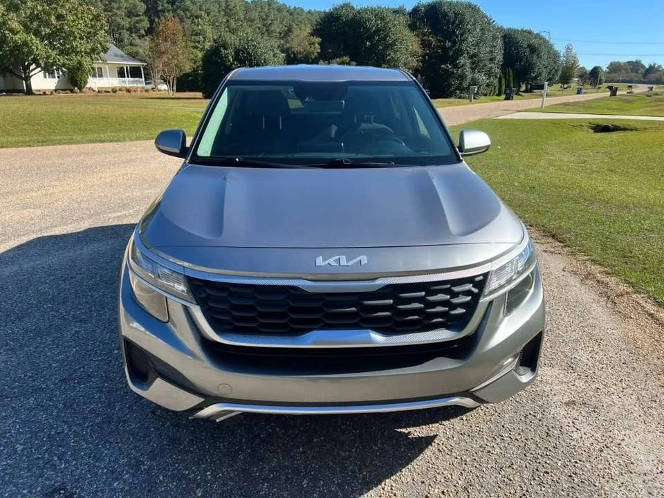 2022 Kia Seltos - Image 2 of 20