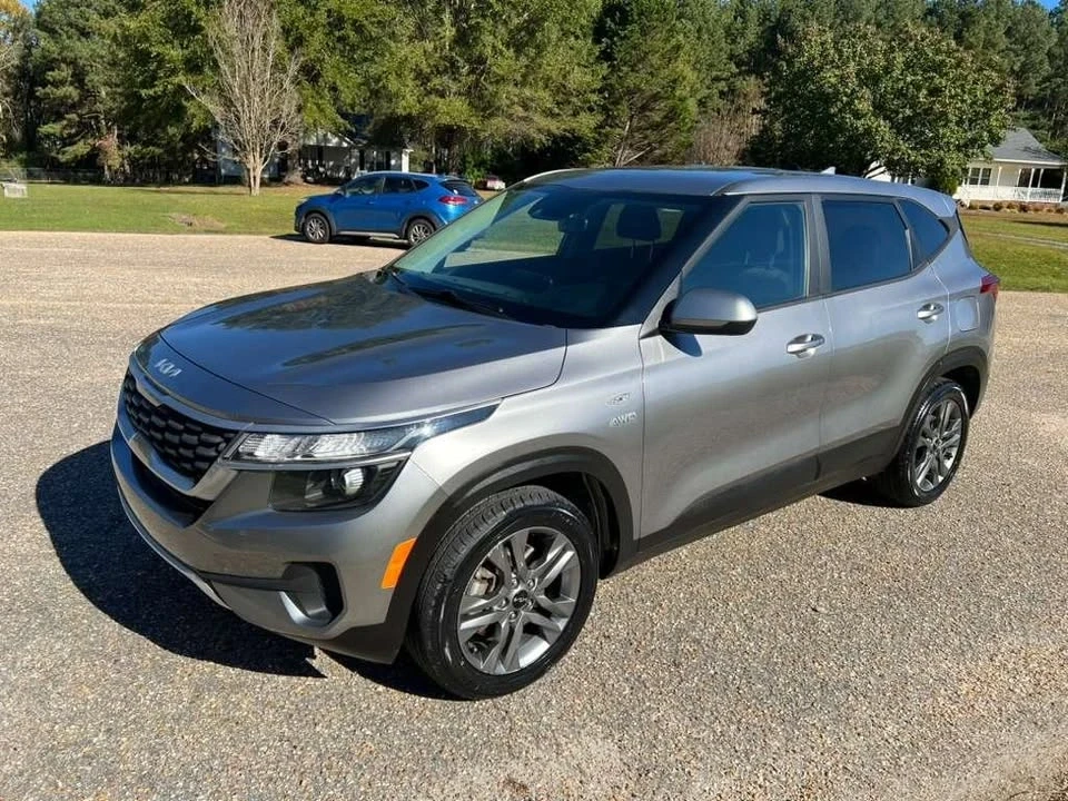 2022 Kia Seltos - Image 8 of 20