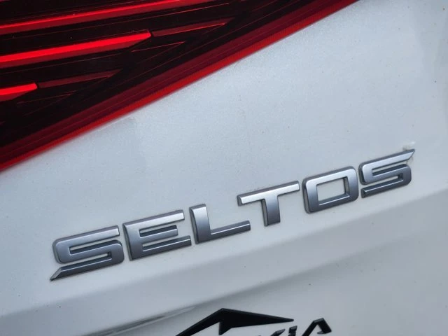 2022 Kia Seltos - Image 11 of 19