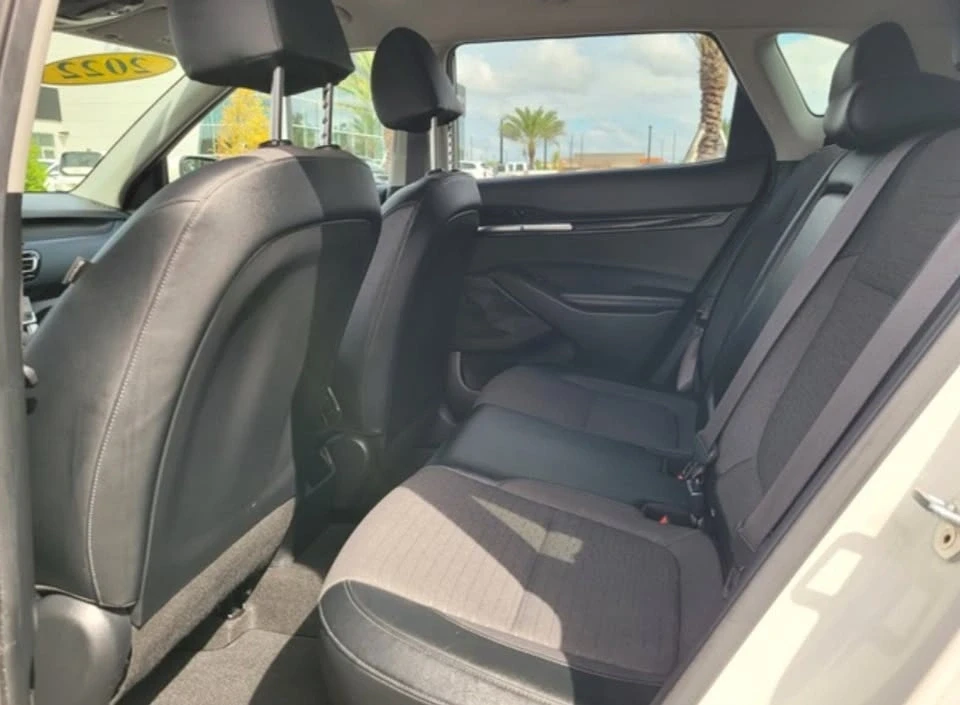 2022 Kia Seltos - Image 8 of 12