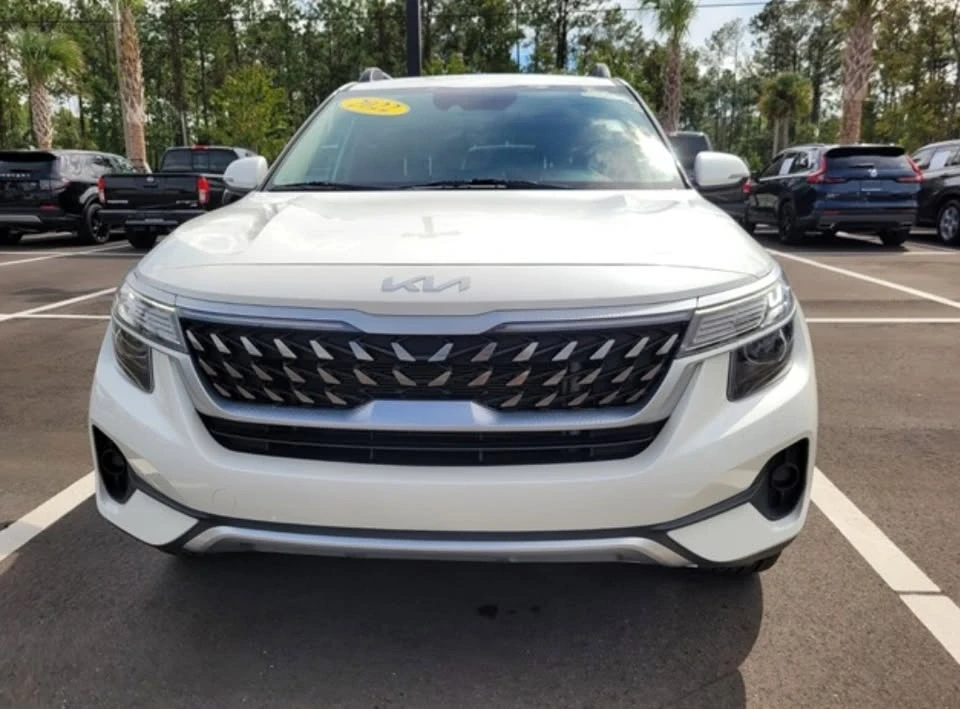 2022 Kia Seltos - Image 2 of 12