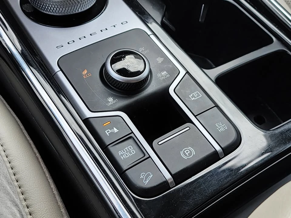 2022 Kia Sorento - Image 9 of 20