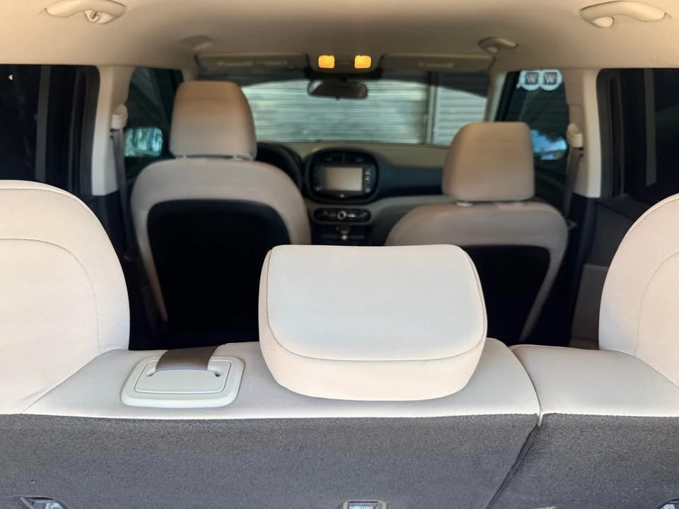2022 Kia Soul - Image 15 of 19