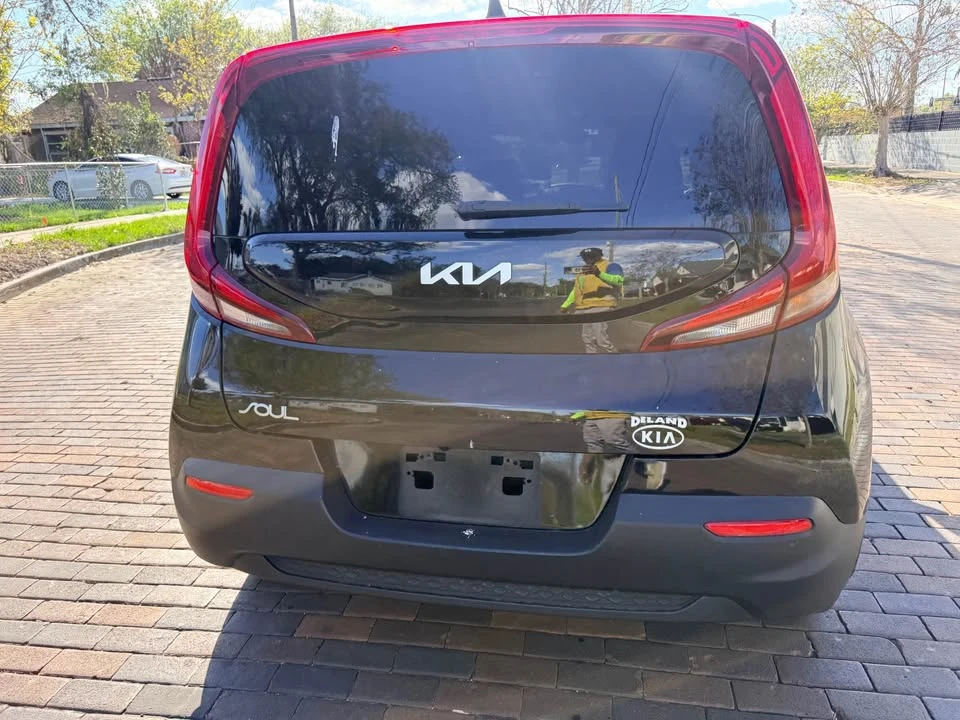 2022 Kia Soul - Image 11 of 19