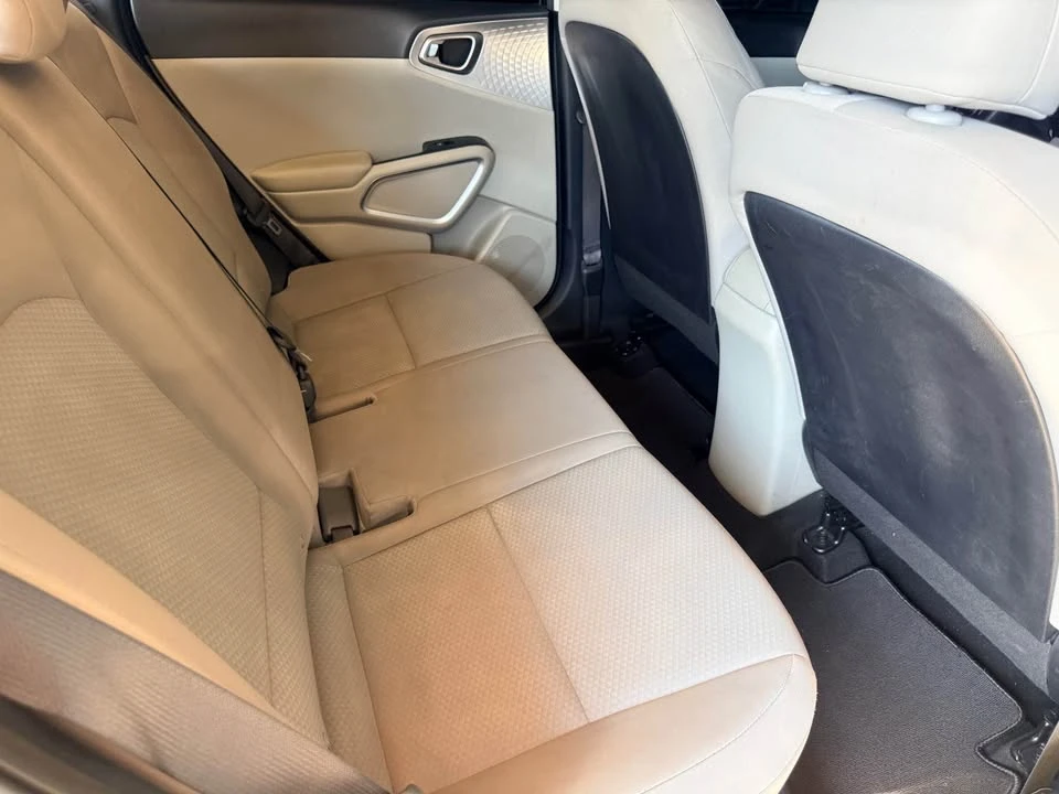 2022 Kia Soul - Image 17 of 19
