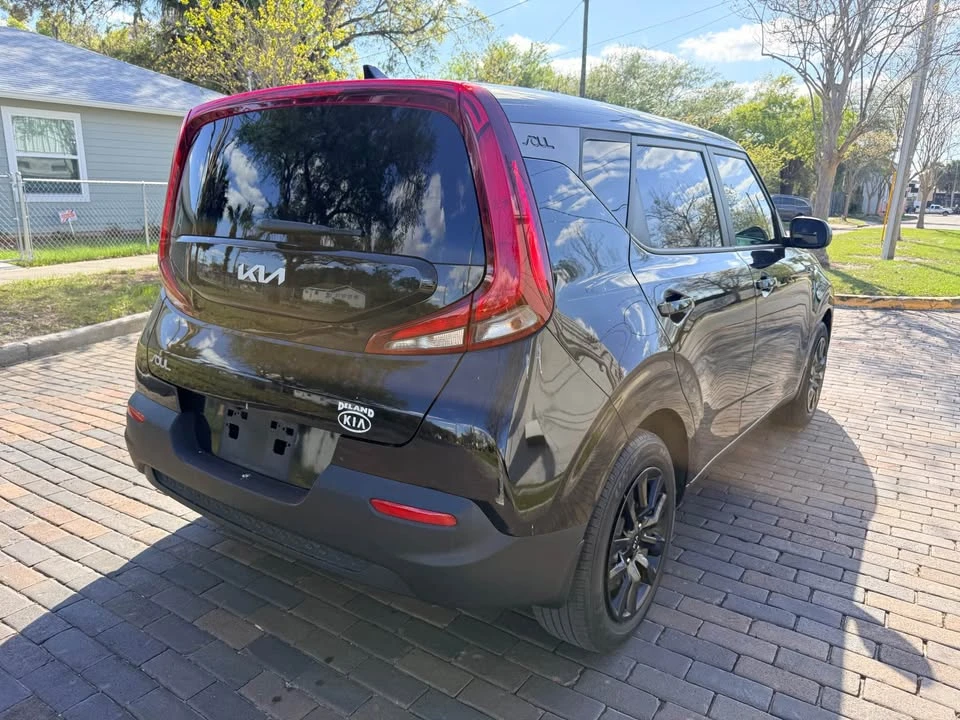 2022 Kia Soul - Image 10 of 19