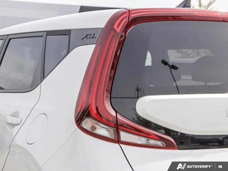 2022 Kia Soul - Image 11 of 20