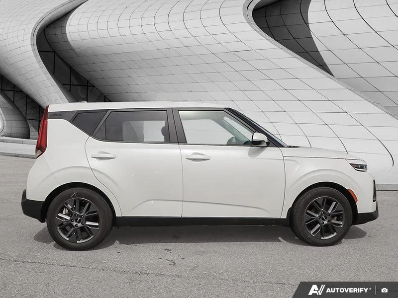 2022 Kia Soul - Image 6 of 20