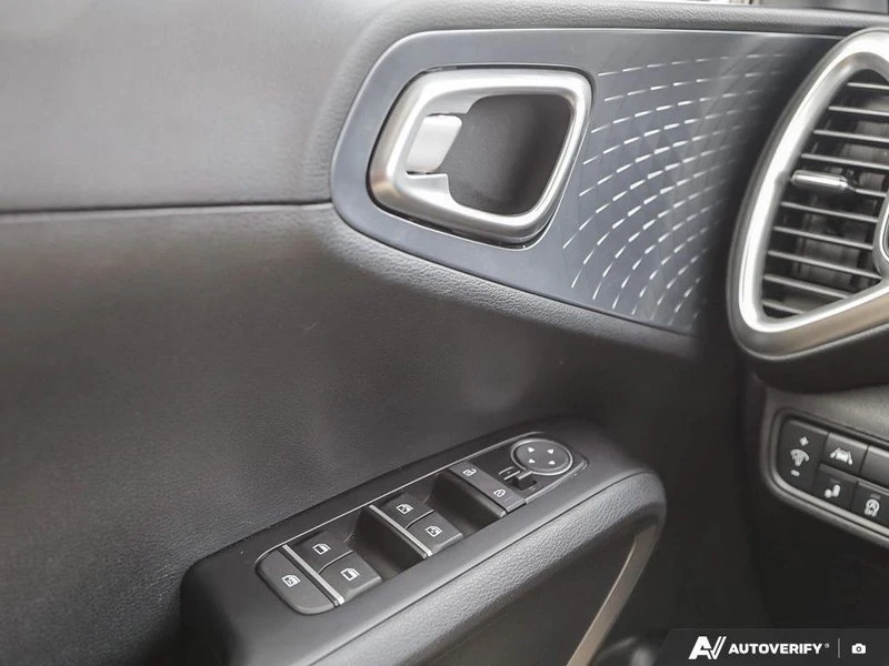 2022 Kia Soul - Image 16 of 20