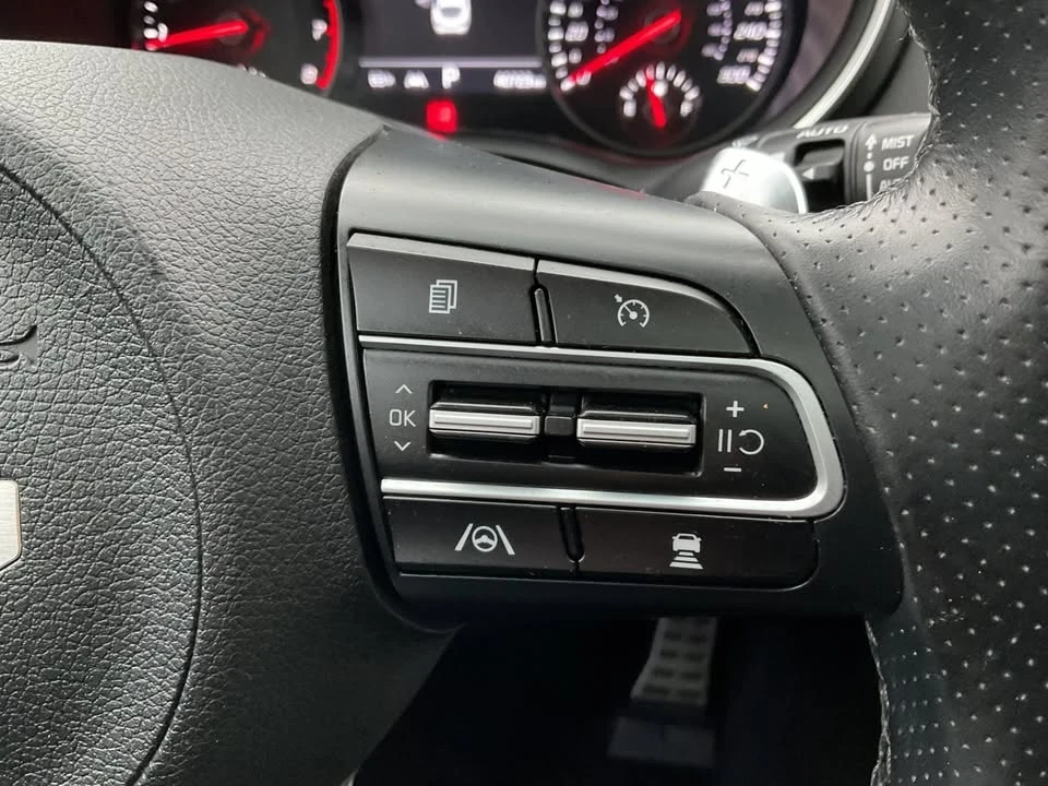 2022 Kia Stinger - Image 16 of 20