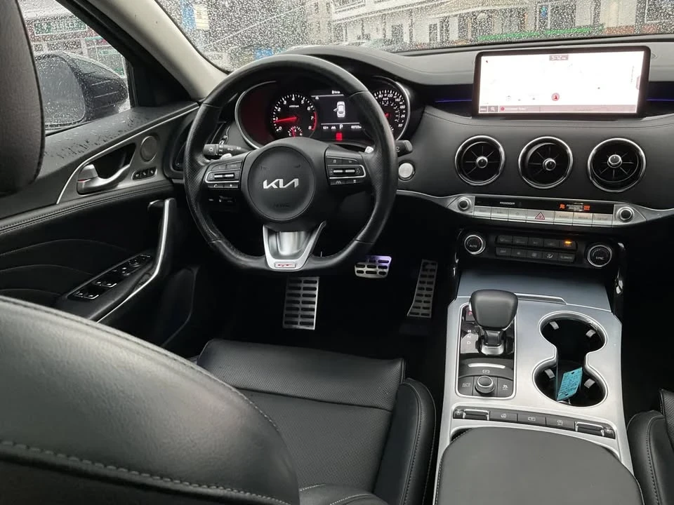 2022 Kia Stinger - Image 15 of 20