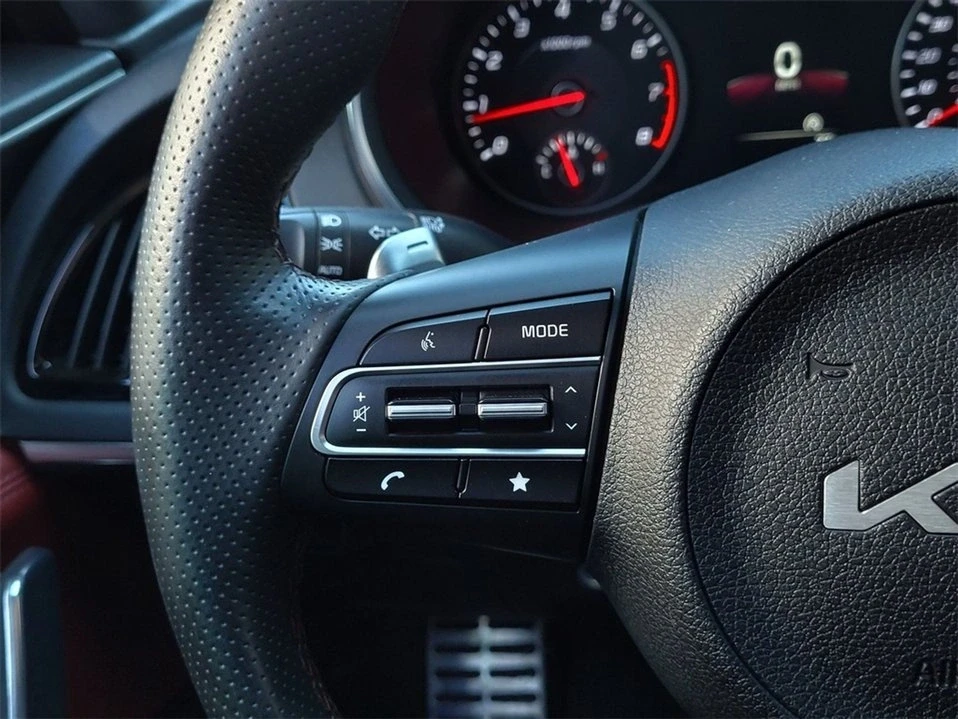2022 Kia Stinger - Image 19 of 20