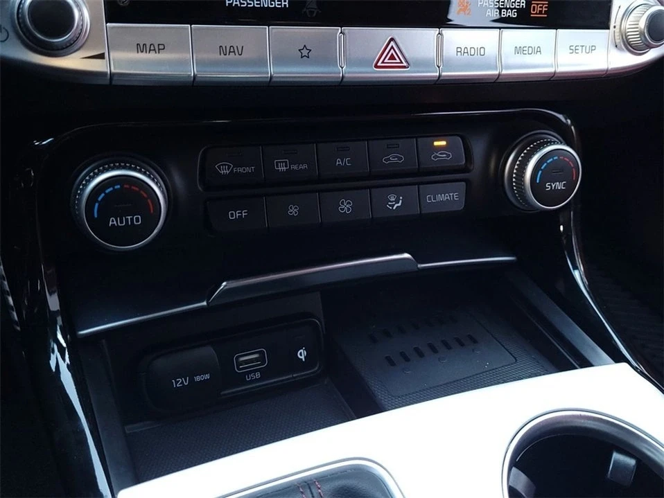 2022 Kia Stinger - Image 16 of 20