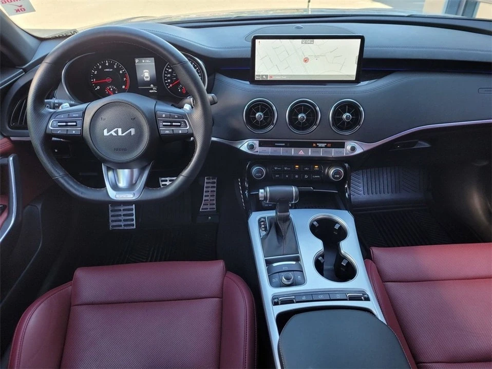 2022 Kia Stinger - Image 8 of 20