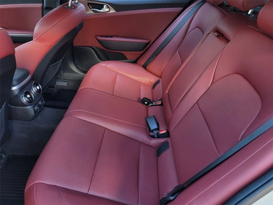 2022 Kia Stinger - Image 6 of 20