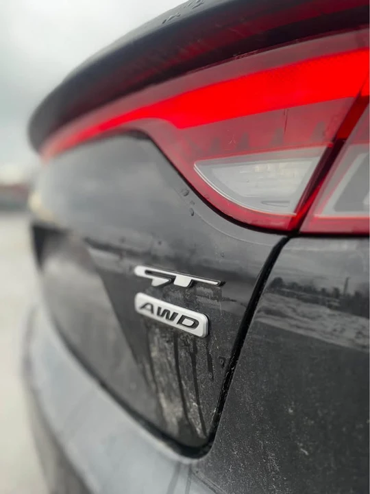2022 Kia Stinger - Image 9 of 11